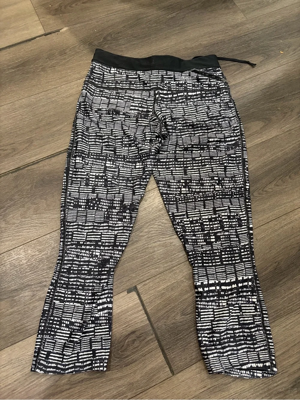 Nike Black & White Patterned Girls' Active Leggings